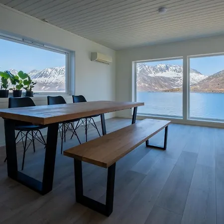Polar Panorama